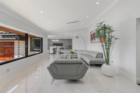 Купить виллу или дом в Майами, Флорида 5 спален, 331.38м2, № 2049030 - фото 6