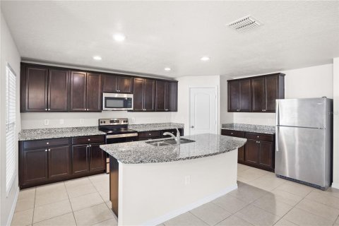 Casa en venta en Poinciana, Florida, 5 dormitorios, 183.48 m2 № 2383376 - foto 11
