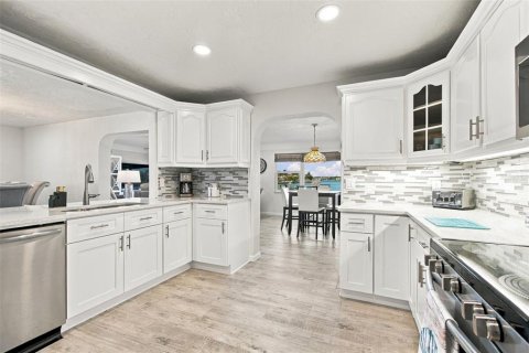 Villa ou maison à vendre à Treasure Island, Floride: 3 chambres, 264.4 m2 № 2416280 - photo 28