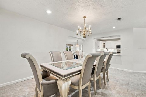 Villa ou maison à vendre à Treasure Island, Floride: 3 chambres, 264.4 m2 № 2416280 - photo 15