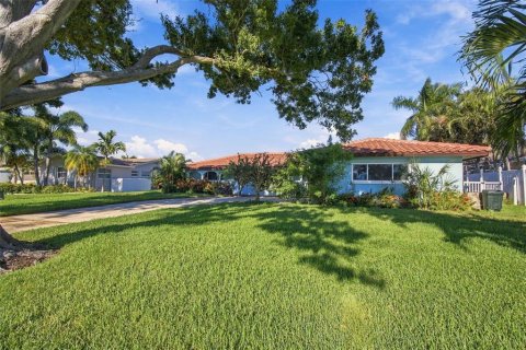 Villa ou maison à vendre à Treasure Island, Floride: 3 chambres, 264.4 m2 № 2416280 - photo 3