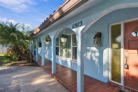 Villa ou maison à vendre à Treasure Island, Floride: 3 chambres, 264.4 m2 № 2416280 - photo 5