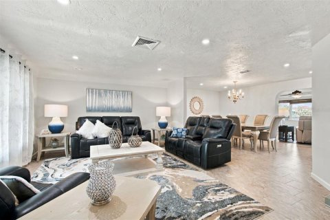 Villa ou maison à vendre à Treasure Island, Floride: 3 chambres, 264.4 m2 № 2416280 - photo 9