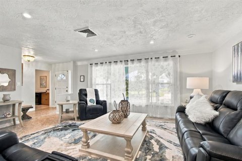 Villa ou maison à vendre à Treasure Island, Floride: 3 chambres, 264.4 m2 № 2416280 - photo 11