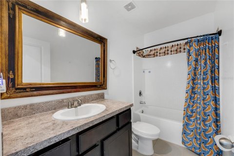 Townhouse in Brandon, Florida 3 bedrooms, 158.58 sq.m. № 2376600 - photo 16