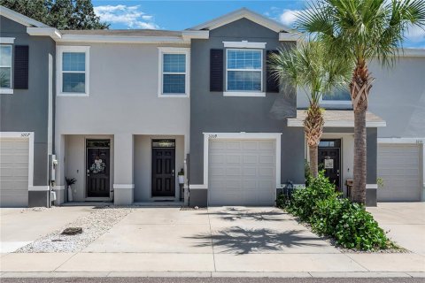 Townhouse in Brandon, Florida 3 bedrooms, 158.58 sq.m. № 2376600 - photo 2