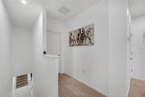 Townhouse in Brandon, Florida 3 bedrooms, 158.58 sq.m. № 2376600 - photo 12