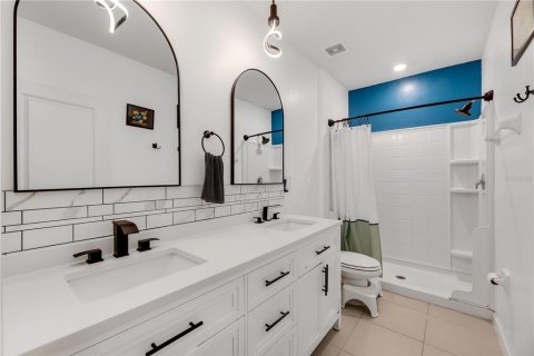 Townhouse in Brandon, Florida 3 bedrooms, 158.58 sq.m. № 2376600 - photo 14