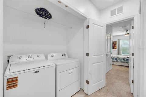 Townhouse in Brandon, Florida 3 bedrooms, 158.58 sq.m. № 2376600 - photo 18