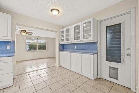 Condo in Pinellas Park, Florida, 2 bedrooms  № 1881259 - photo 21