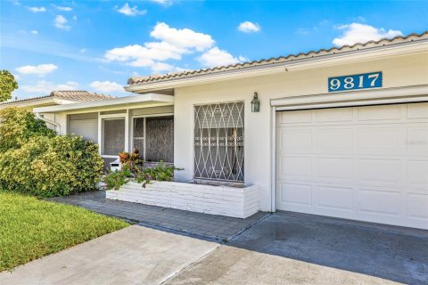 Condo in Pinellas Park, Florida, 2 bedrooms  № 1881259 - photo 26
