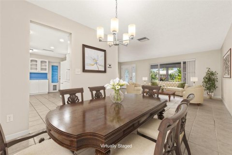 Condo in Pinellas Park, Florida, 2 bedrooms  № 1881259 - photo 11