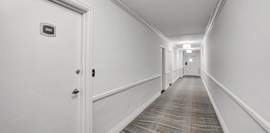 Condominio en Fort Lauderdale, Florida, 1 dormitorio № 1054872