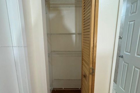 Copropriété à vendre à Miami, Floride: 3 chambres, 149.57 m2 № 1852299 - photo 14