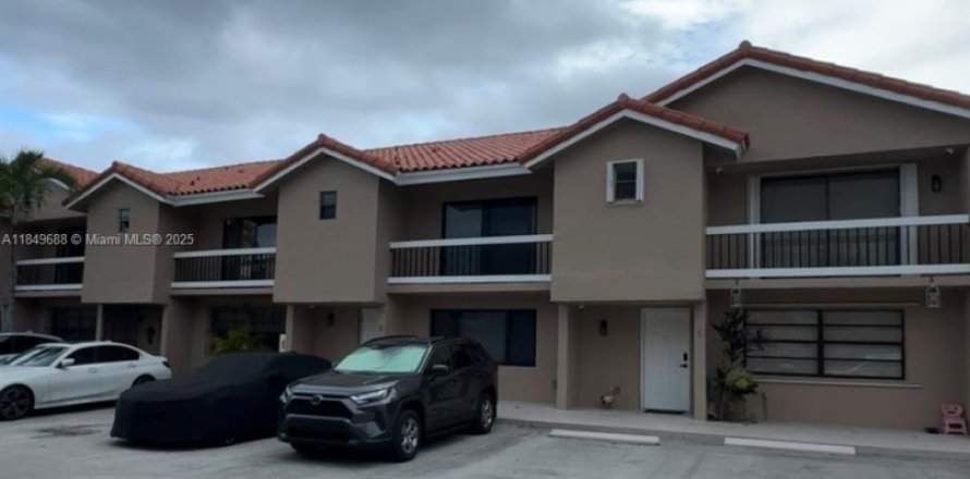 Condo à Miami, Floride, 3 chambres  № 1852299