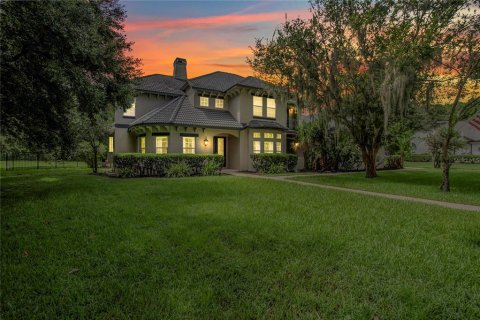 House in Windermere, Florida 6 bedrooms, 352.38 sq.m. № 1880417 - photo 1