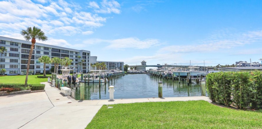 Condo in Jupiter, Florida, 2 bedrooms № 2251194