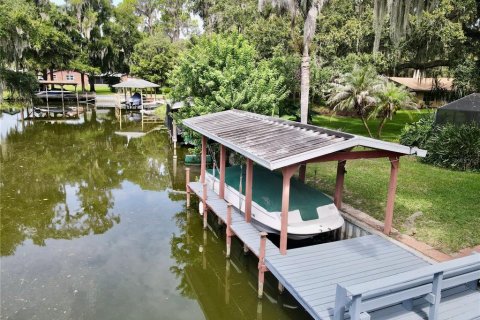 House in Eustis, Florida 3 bedrooms, 206.24 sq.m. № 2341807 - photo 18