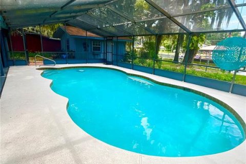 House in Eustis, Florida 3 bedrooms, 206.24 sq.m. № 2341807 - photo 23