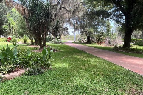 House in Eustis, Florida 3 bedrooms, 206.24 sq.m. № 2341807 - photo 5