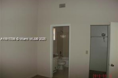 House in Wellington, Florida 2 bedrooms, 94.3 sq.m. № 2059712 - photo 5