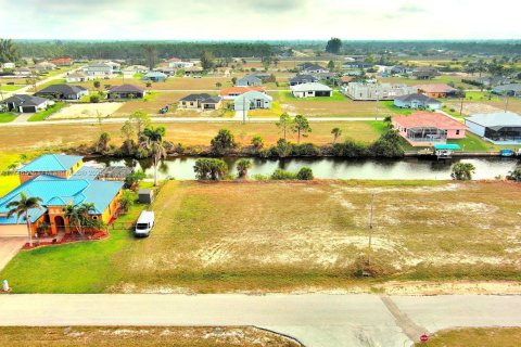 Купить земельный участок в Кейп-Корал, Флорида № 1985154 - фото 5