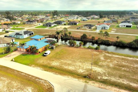 Купить земельный участок в Кейп-Корал, Флорида № 1985154 - фото 11
