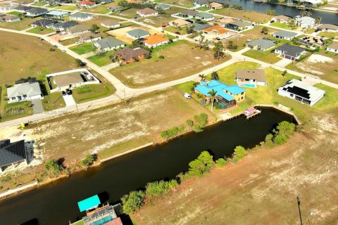 Купить земельный участок в Кейп-Корал, Флорида № 1985154 - фото 23