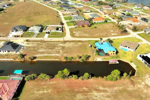 Купить земельный участок в Кейп-Корал, Флорида № 1985154 - фото 24