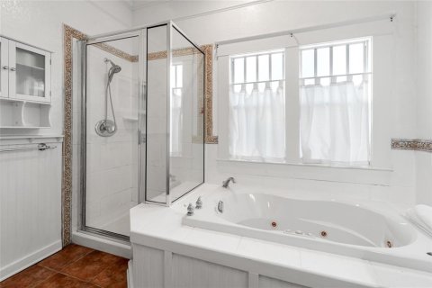 House in Tampa, Florida 3 bedrooms, 150.04 sq.m. № 1740168 - photo 18