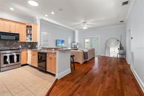 House in Tampa, Florida 3 bedrooms, 150.04 sq.m. № 1740168 - photo 7