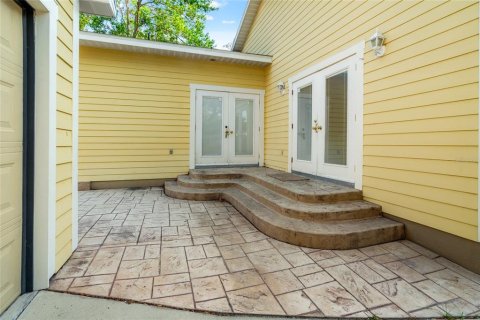 House in Tampa, Florida 3 bedrooms, 150.04 sq.m. № 1740168 - photo 23