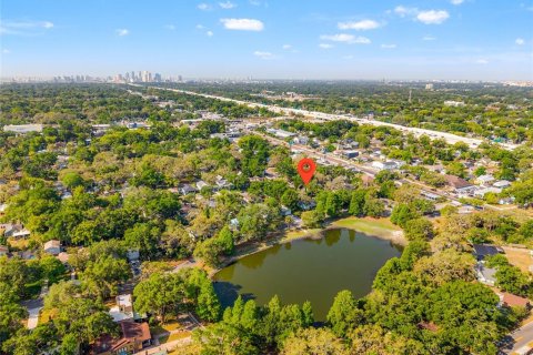 House in Tampa, Florida 3 bedrooms, 150.04 sq.m. № 1740168 - photo 28