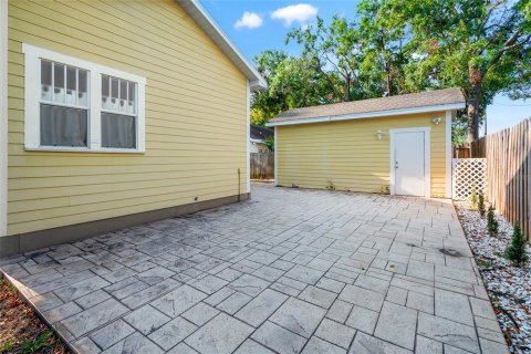 House in Tampa, Florida 3 bedrooms, 150.04 sq.m. № 1740168 - photo 25