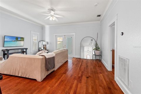 House in Tampa, Florida 3 bedrooms, 150.04 sq.m. № 1740168 - photo 11