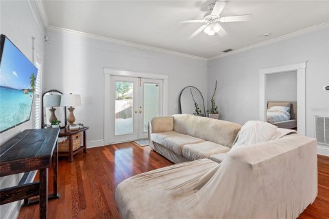 House in Tampa, Florida 3 bedrooms, 150.04 sq.m. № 1740168 - photo 12