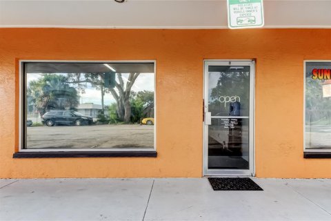 Commercial property in Holiday, Florida 60.01 sq.m. № 1903376 - photo 15