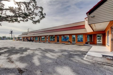 Propiedad comercial en alquiler en Holiday, Florida, 60.01 m2 № 1903376 - foto 25