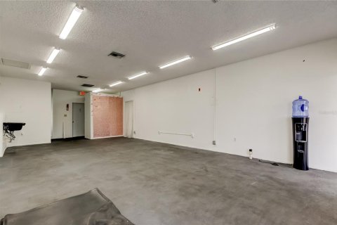 Immobilier commercial à louer à Holiday, Floride: 60.01 m2 № 1903376 - photo 17