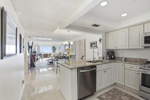 Condominio en venta en Jensen Beach, Florida, 2 dormitorios, 103.31 m2 № 2244614 - foto 4