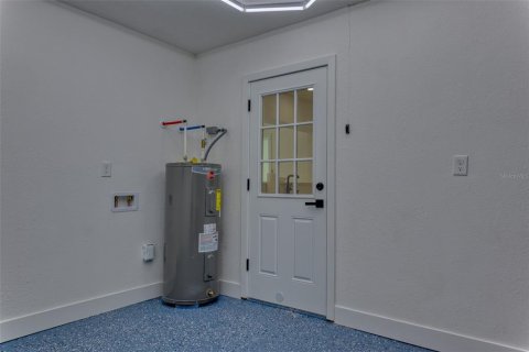 House in Saint Petersburg, Florida 3 bedrooms, 167.41 sq.m. № 2196029 - photo 25