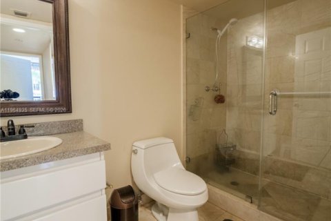 Condo in Sunny Isles Beach, Florida, 3 bedrooms  № 2027835 - photo 9
