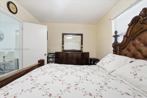 Casa en venta en Miami, Florida, 2 dormitorios, 112.88 m2 № 2011291 - foto 29