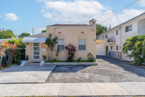 Casa en venta en Miami, Florida, 2 dormitorios, 112.88 m2 № 2011291 - foto 3