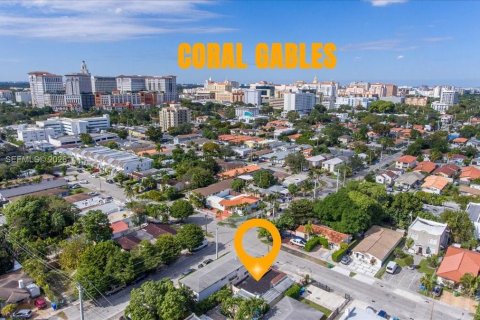 Casa en venta en Miami, Florida, 2 dormitorios, 112.88 m2 № 2011291 - foto 17