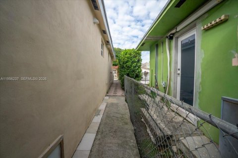 Casa en venta en Miami, Florida, 2 dormitorios, 112.88 m2 № 2011291 - foto 23