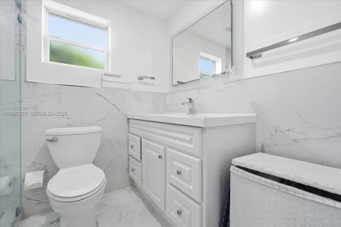 Casa en venta en Miami, Florida, 2 dormitorios, 112.88 m2 № 2011291 - foto 11