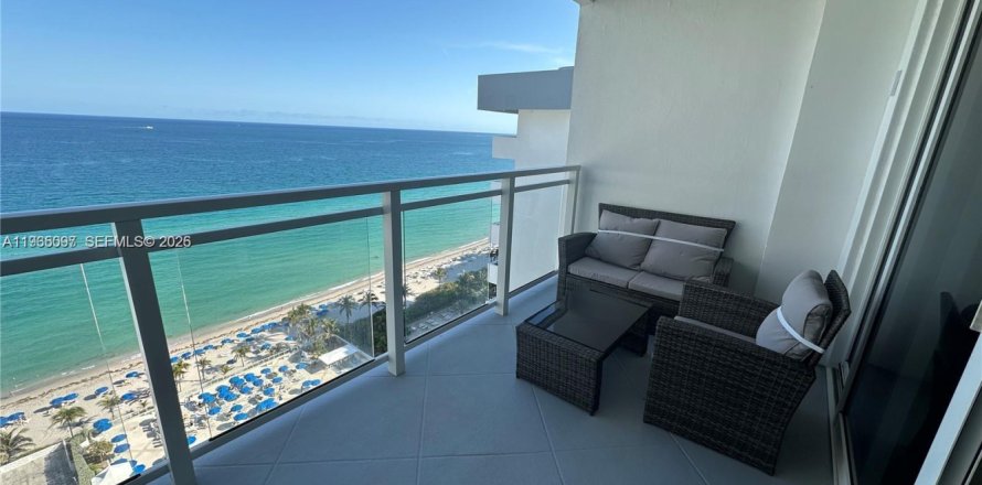 Condo à Hallandale Beach, Floride, 1 chambre  № 2027000