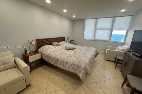 Copropriété à louer à Hallandale Beach, Floride: 1 chambre, 83.24 m2 № 2027000 - photo 9