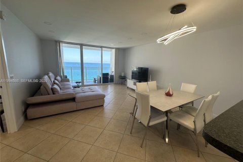 Copropriété à louer à Hallandale Beach, Floride: 1 chambre, 83.24 m2 № 2027000 - photo 8